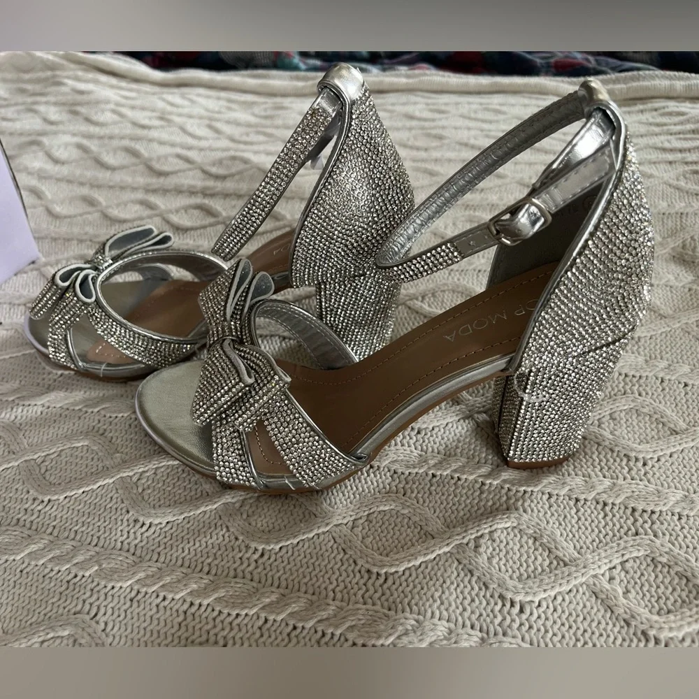 NEW! Top Moda Hannah Crystal Bow Sandal Heel Women’s Size 6.5 - Picture 13 of 16